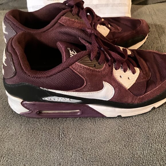 Men’s Authentic Nike Air Max SNEAKERS, Size 8.5, Wine/Black Color, Great Shape main image 7